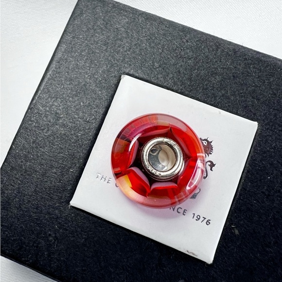 Trollbeads Red Stripe Bead - Picture 2 of 3